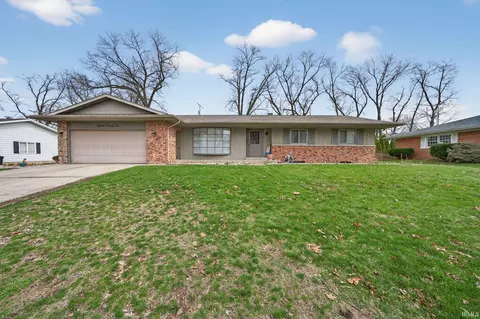 1626 N Bay Dr, Elkhart, IN 46514