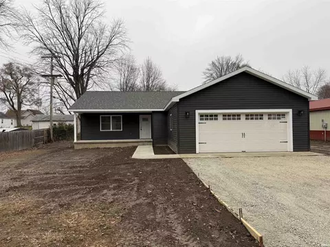 113 W Vine St, Flora, IN 46929