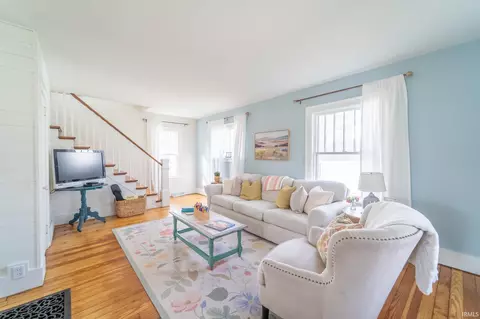 Living - 207 E John St, Nappanee, IN 46550 photo 2 of 3