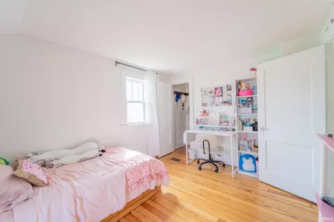 Bedroom - 207 E John St, Nappanee, IN 46550 photo 5 of 6