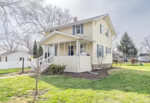 Exterior - 207 E John St, Nappanee, IN 46550 photo 3 of 3