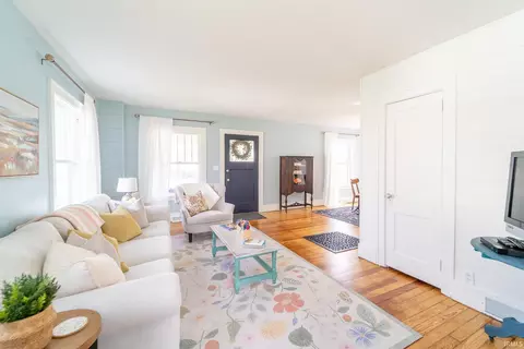 Living - 207 E John St, Nappanee, IN 46550 photo 1 of 3