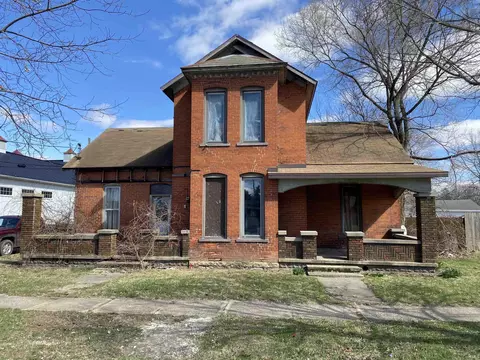 105 S 1st St, North Manchester, IN 46962