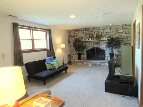 Living - 714 E Allendale Dr, Bloomington, IN 47401 photo 3 of 4