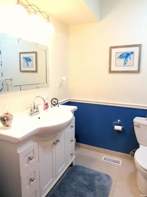 Bath - 714 E Allendale Dr, Bloomington, IN 47401 photo 4 of 6