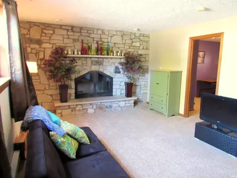 Living - 714 E Allendale Dr, Bloomington, IN 47401 photo 4 of 4