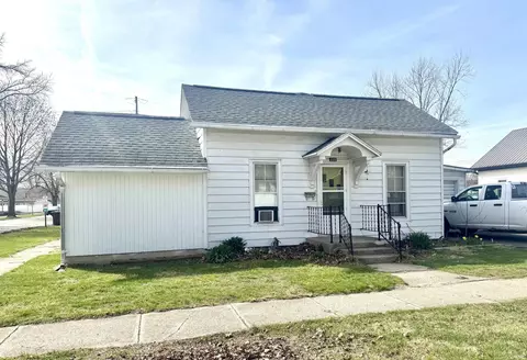 112 S Maple St, North Manchester, IN 46962