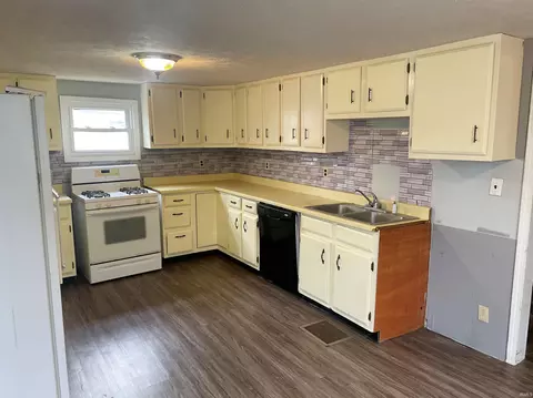 Kitchen - 347 E Main St, Wabash, IN 46992 photo 2 of 2
