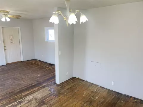 Living - 347 E Main St, Wabash, IN 46992 photo 5 of 6