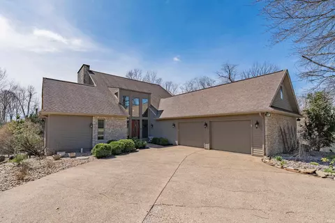 2310 E Plateau Pl, Bloomington, IN 47401