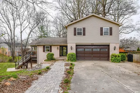 624 Forest Park Dr, Newburgh, IN 47630
