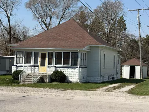 14 S Maine St, Remington, IN 47977