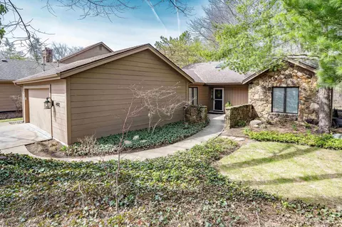 6432 E Canal Pointe Ln, Fort Wayne, IN 46804