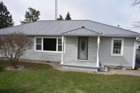 1892 W 1800 S, Earl Park, IN 47942