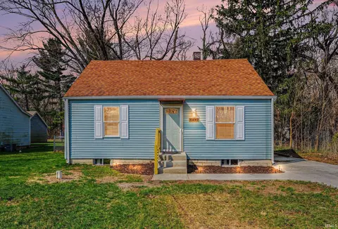 55849 Mayflower Rd, South Bend, IN 46619