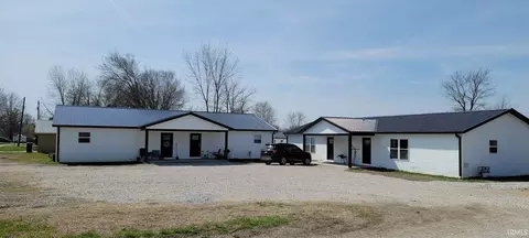 501 SW 3rd St, Loogootee, IN 47553