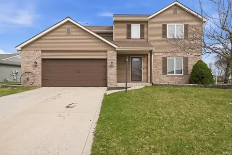 302 Willard Dr, Auburn, IN 46706