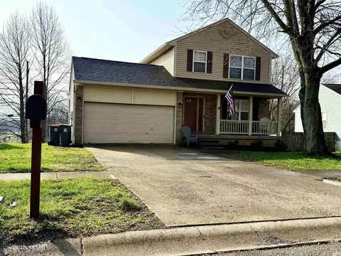 2737 S Pine Meadows Dr, Bloomington, IN 47403