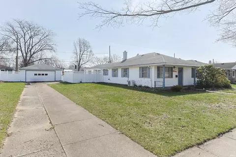 104 S Tuxedo Dr, South Bend, IN 46615