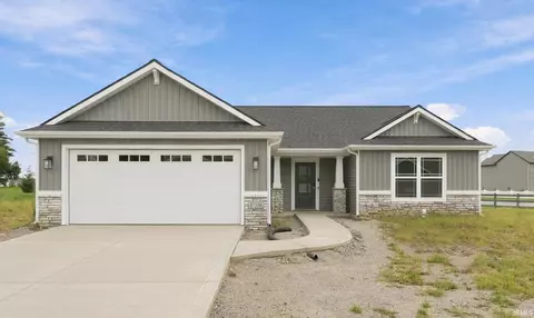 17330 Fett Dr, Huntertown, IN 46748