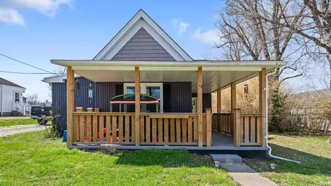 221 Elm St, Paoli, IN 47454