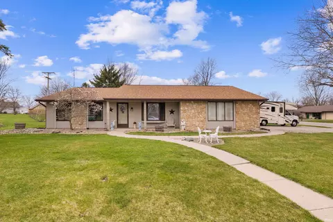1301 Culbertson Ct, Auburn, IN 46706