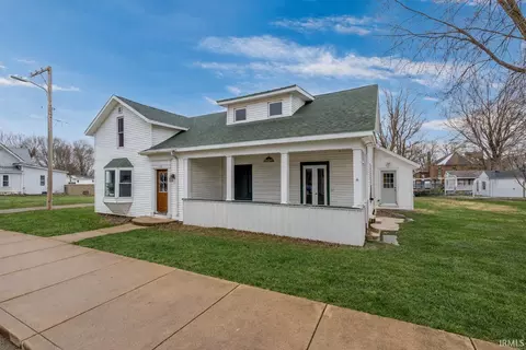 116 S Walnut St, Etna Green, IN 46524