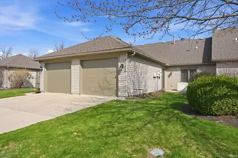 8028 Harrisburg Ln, Fort Wayne, IN 46835