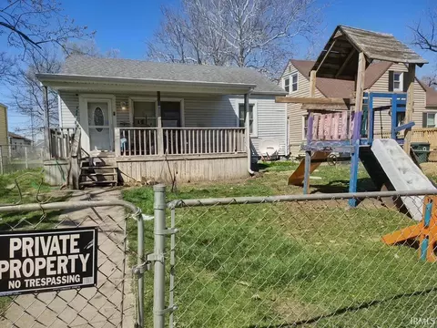 2411 S Ebright St, Muncie, IN 47302