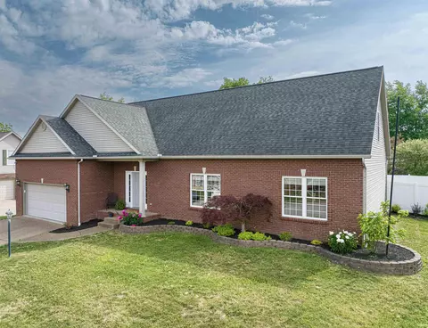 1900 Hickory Hill Ct, Newburgh, IN 47630