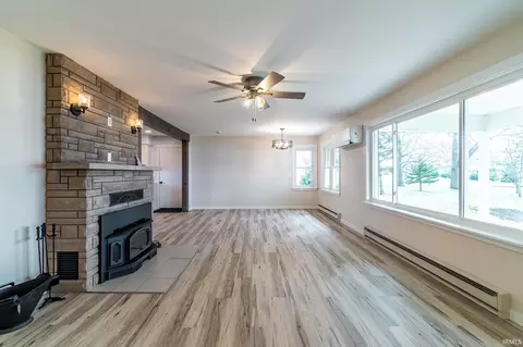 Living - 5120 E 100 S Rd, Lagrange, IN 46761 photo 3 of 6