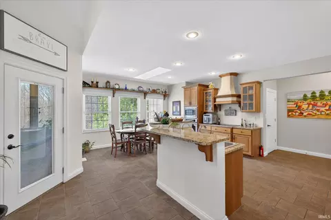 Kitchen - 491 E Chambers Pike, Bloomington, IN 47404 photo 2 of 3