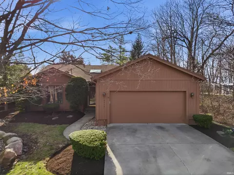 9715 Woodland Rdg E, Fort Wayne, IN 46804