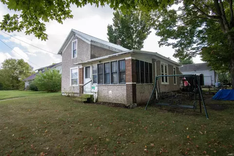 1604 Dowling St, Kendallville, IN 46755