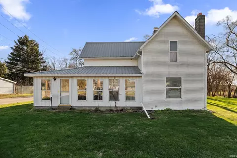 1101 N Huntington St, Syracuse, IN 46567