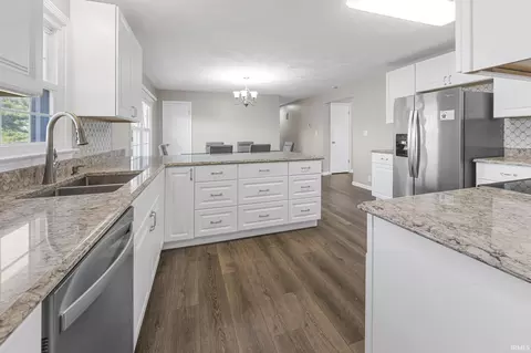 Kitchen - 1517 Gregory Ln, Jasper, IN 47546 photo 3 of 3