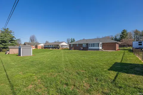 Exterior - 1517 Gregory Ln, Jasper, IN 47546 photo 5 of 6