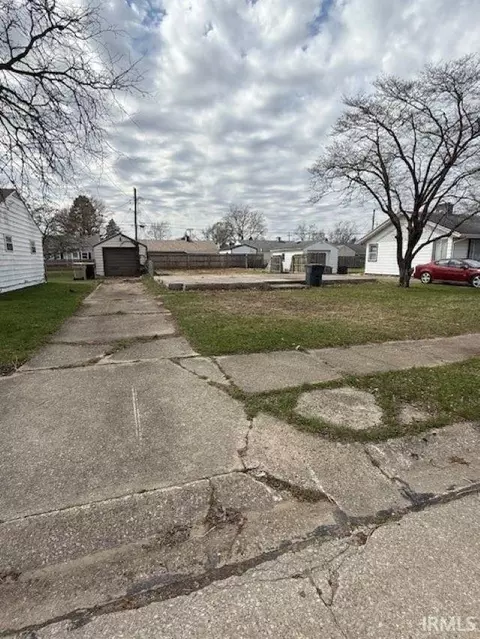 3621 Whitcomb Ave, South Bend, IN 46614