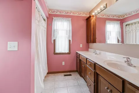 220 E Washington St, Bluffton, IN 46714 photo 19