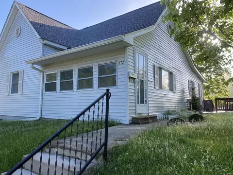 912 N Maple St, Bloomington, IN 47404