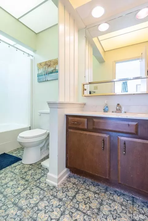 Bath - 2606 E 2nd St #E, Bloomington, IN 47401 photo 1 of 2