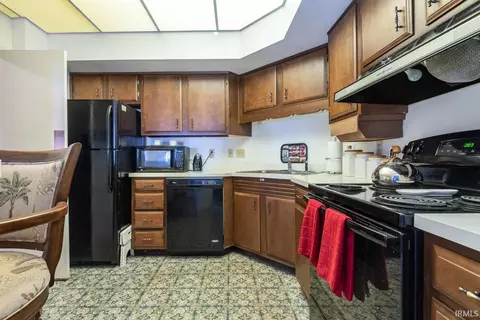 Kitchen - 2606 E 2nd St #E, Bloomington, IN 47401 photo 1 of 2