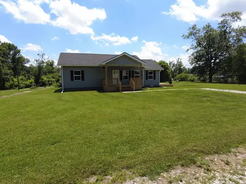 Exterior - 444 S 4th St, Mitchell, IN 47446 photo 5 of 6