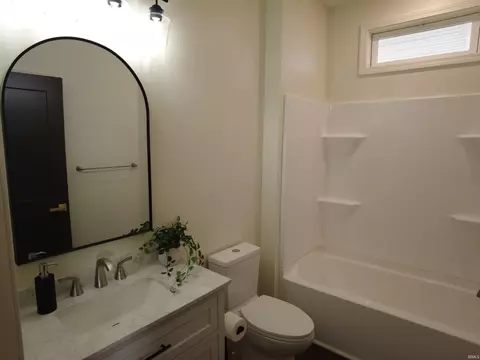 Bath - 444 S 4th St, Mitchell, IN 47446 photo 1 of 3