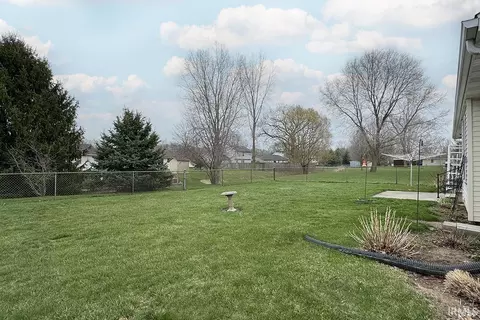 Exterior - 924 Eagle Dr, Goshen, IN 46526 photo 5 of 7