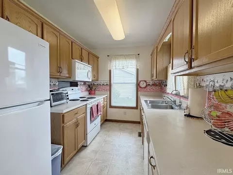 Kitchen - 924 Eagle Dr, Goshen, IN 46526 photo 1 of 4