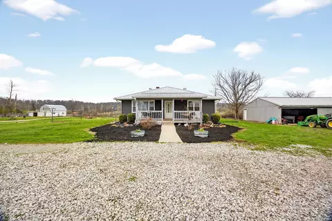 11267 E Main St, Owensburg, IN 47453