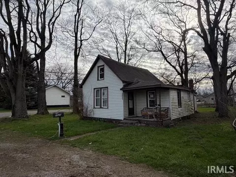 2823 S High St, Muncie, IN 47302