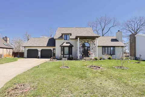 52854 Farmingdale Dr, Granger, IN 46530