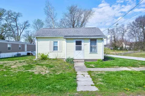 602 S Main St, Owensville, IN 47665